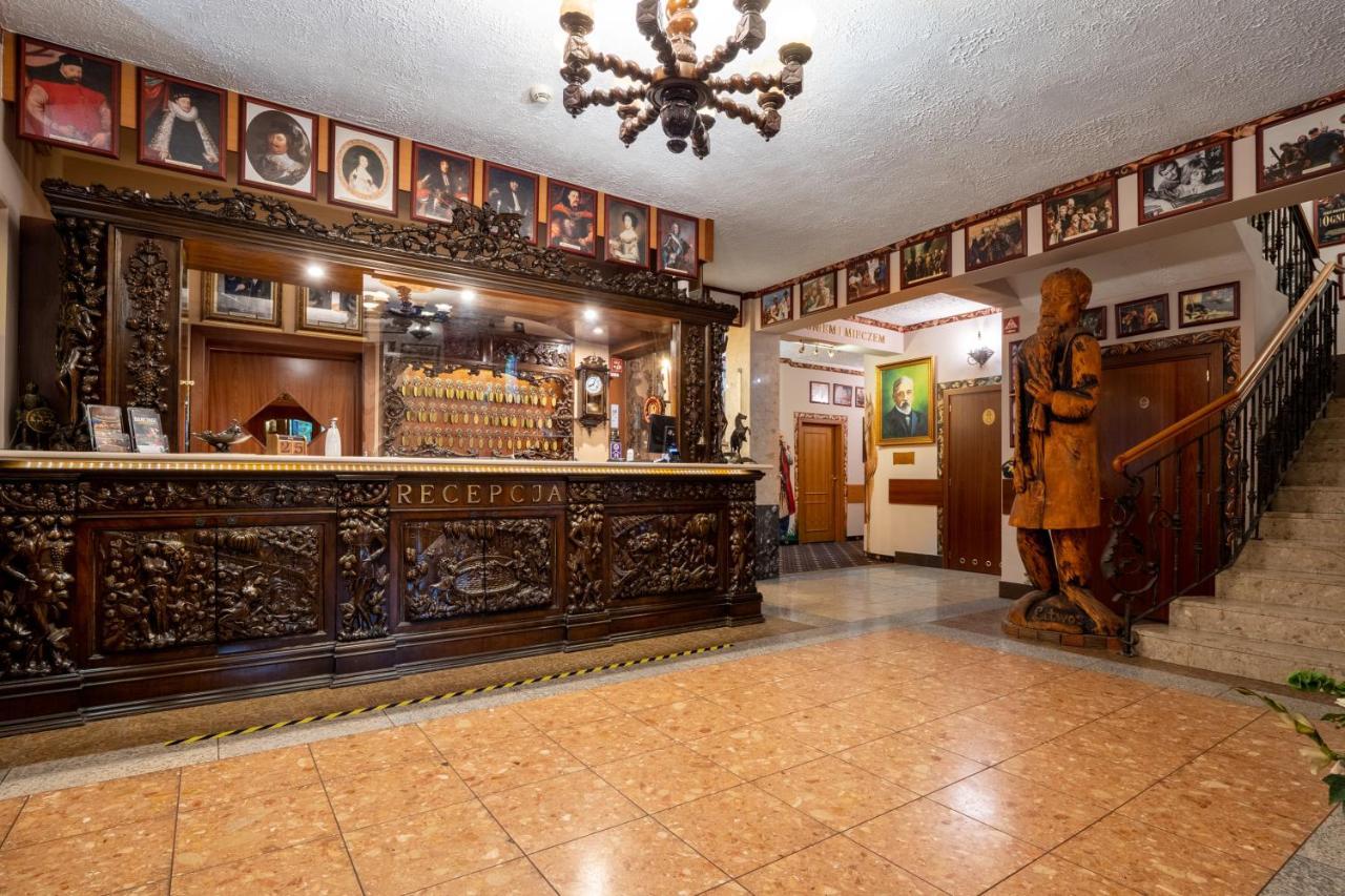 Hotel Trylogia Zielonka  Ngoại thất bức ảnh