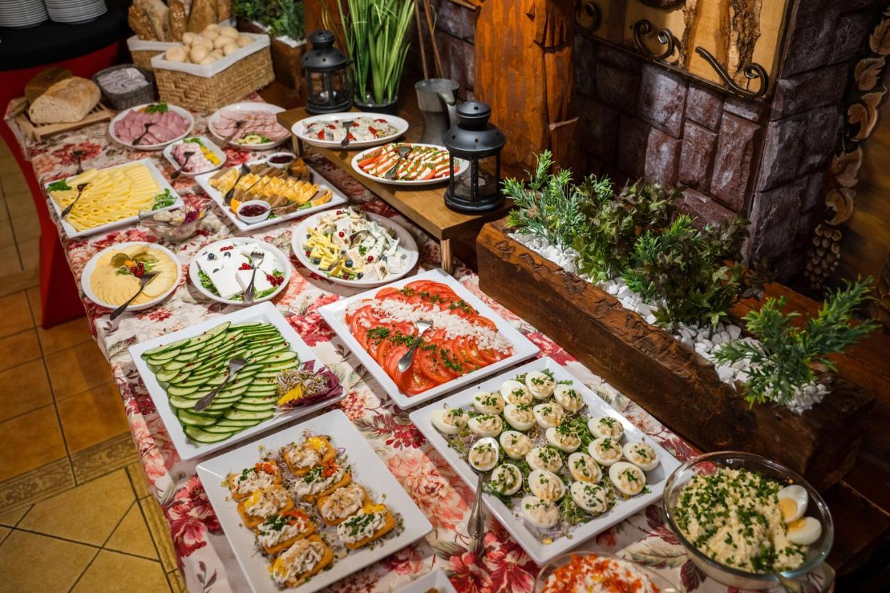 Hotel Trylogia Zielonka  Ngoại thất bức ảnh