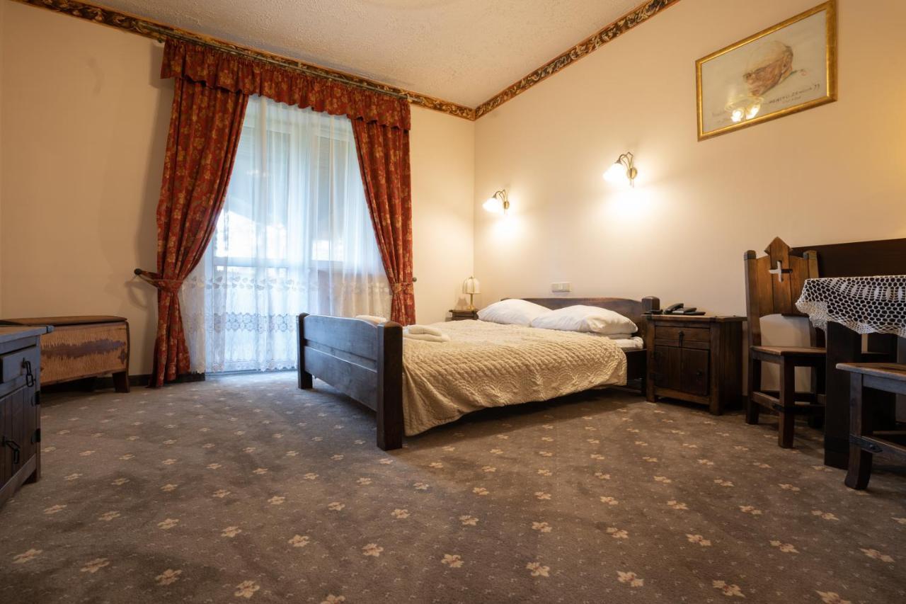 Hotel Trylogia Zielonka  Ngoại thất bức ảnh