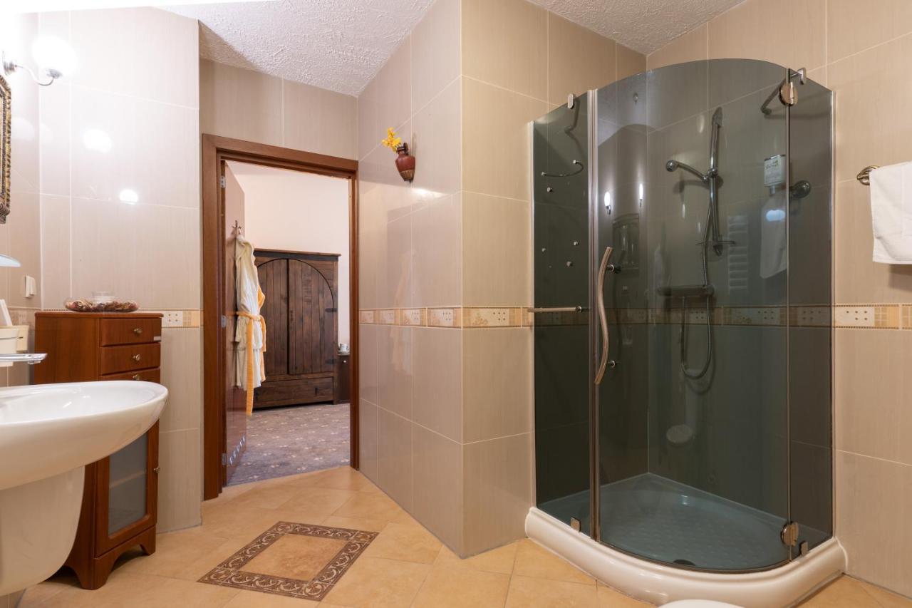 Hotel Trylogia Zielonka  Ngoại thất bức ảnh