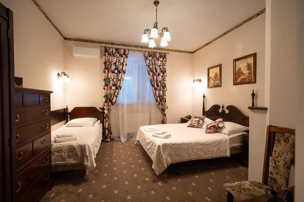 Hotel Trylogia Zielonka  Ngoại thất bức ảnh