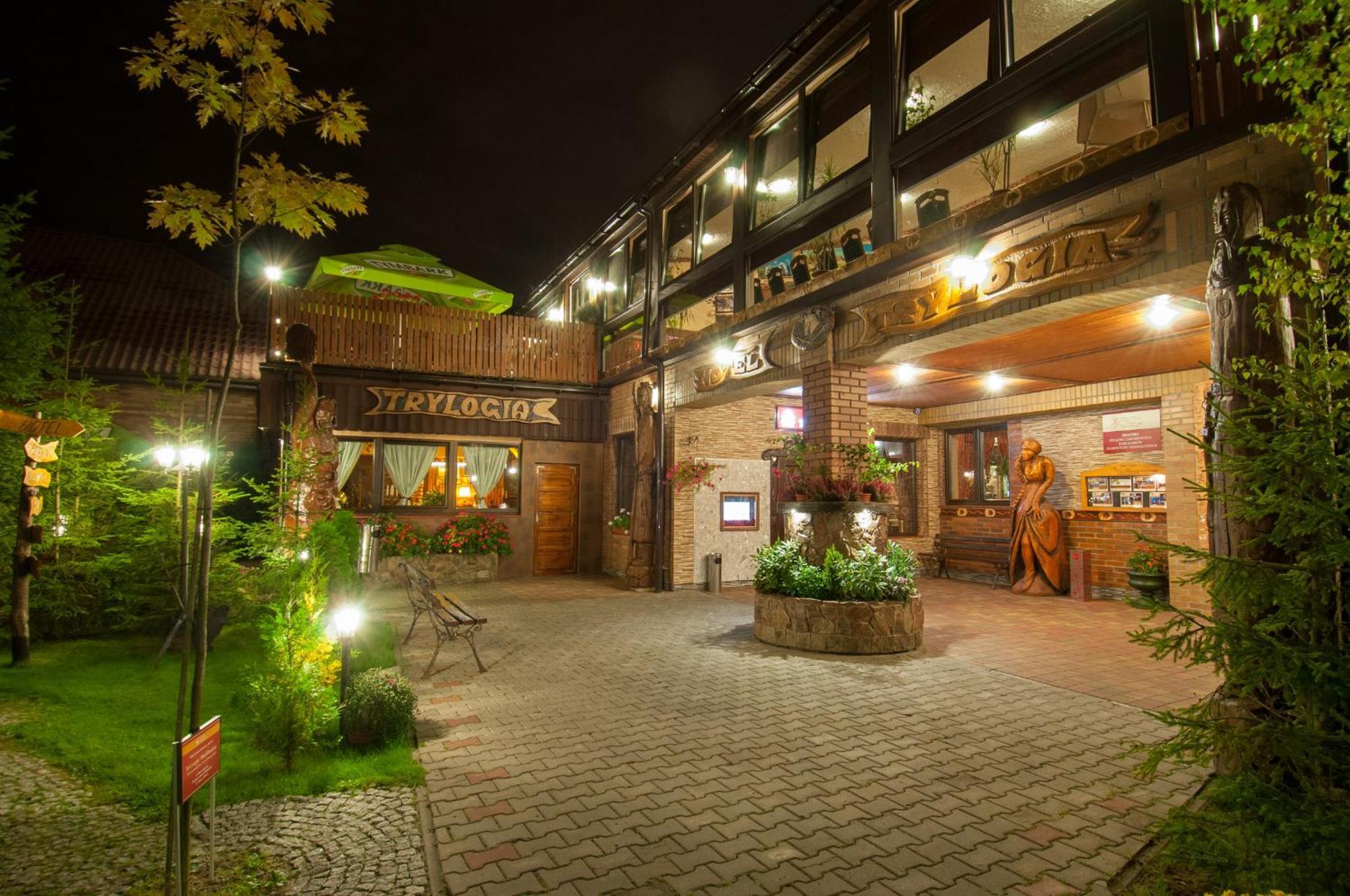 Hotel Trylogia Zielonka  Ngoại thất bức ảnh